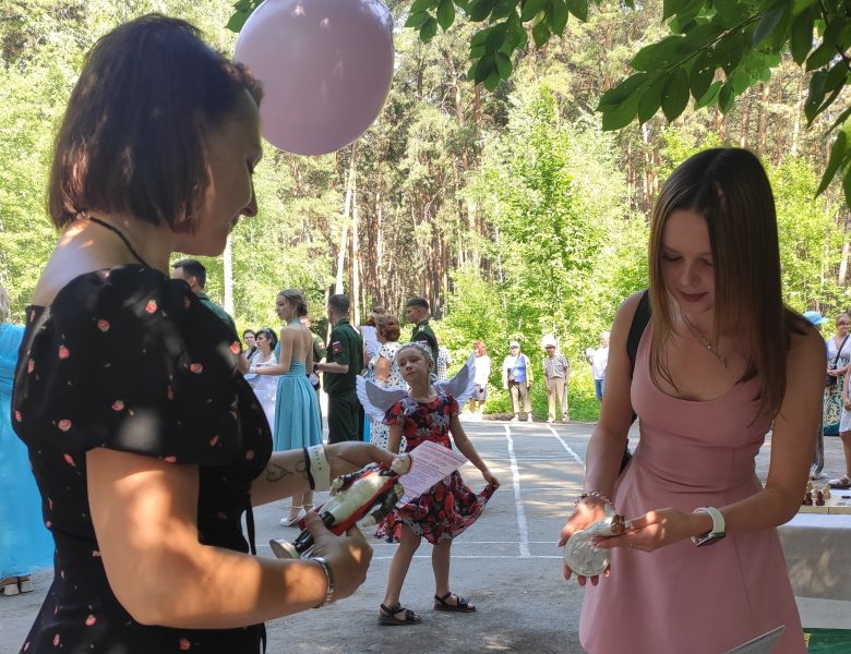 Вальс под соснами: библиотека на балу «Вдохновение»